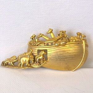 💥3/10 Sale - AJC Vintage Gold Tone Noah's Ark Brooch Pin